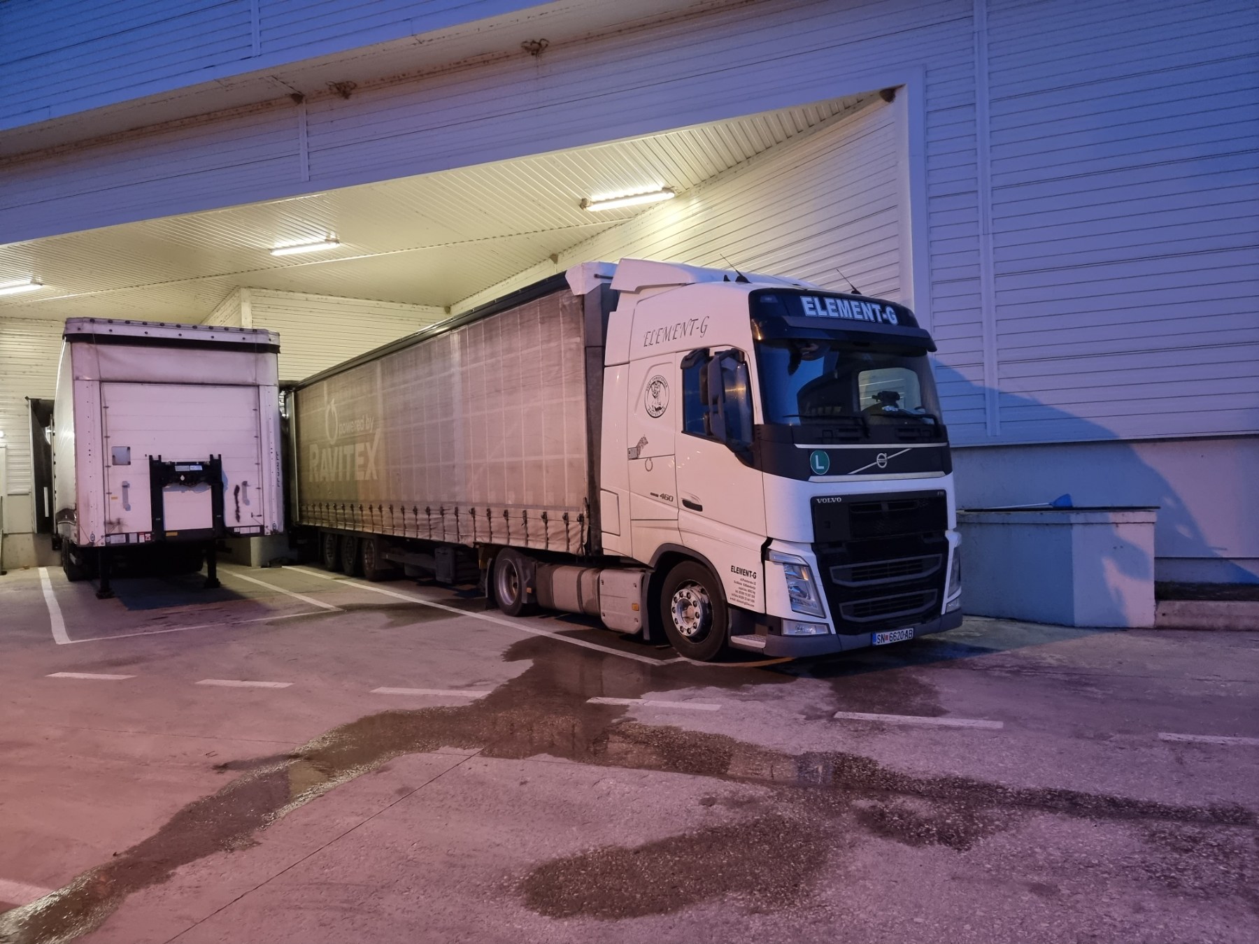 Paleo beef steak with vegetables